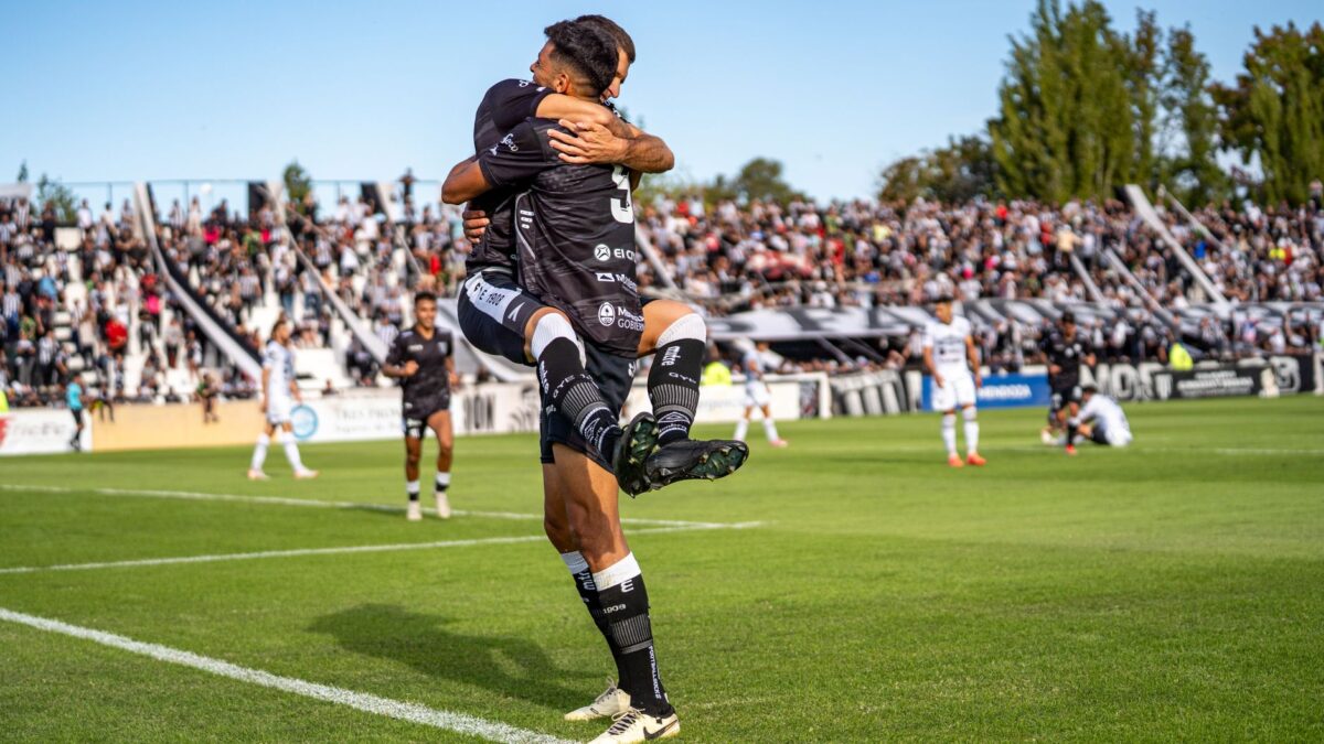 all blacks renversent comparaison rapide